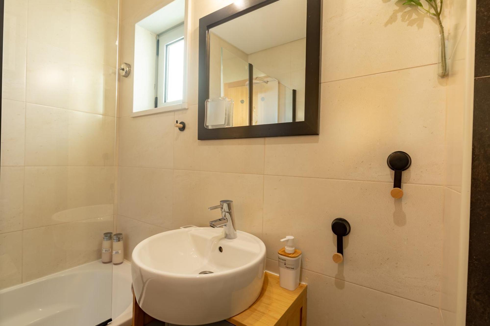 Francos Relaxing Apartment By The Metro OOporto Exterior foto
